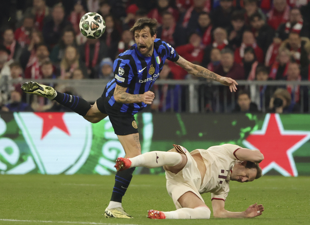 内马尔时隔3年半再度上演帽子戏法，助球队赢下保级关键战（内马尔三年半后再现帽子戏法，助力球队拿下保级关键一战）