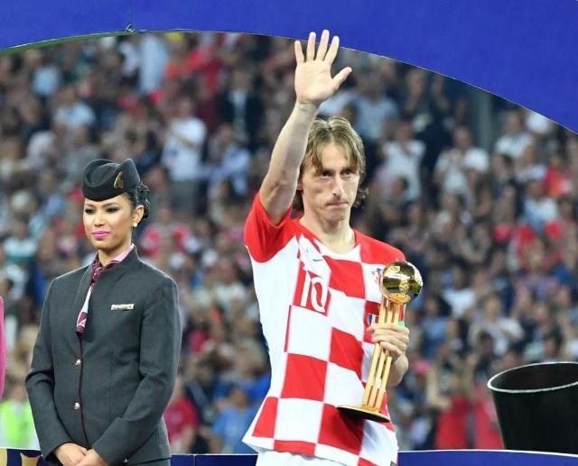 瓦拉内：现在的足球比赛太多了；未来可能会回皇马任职（瓦拉内感叹赛程过密，未来或重返皇马任职）