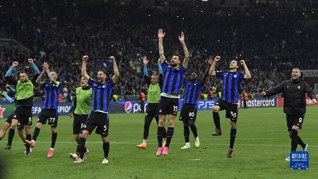 施洛特贝克：今天真是苦涩；药厂在领先后完全改变了比赛方式（施洛特贝克：今天太苦涩；勒沃库森领先后完全改了踢法）