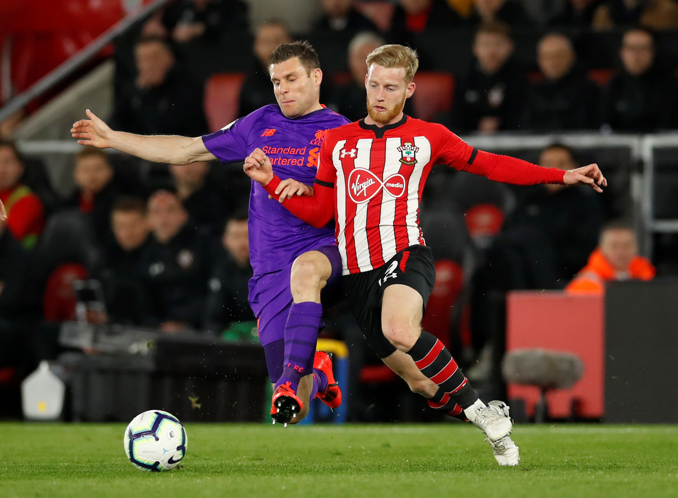 拉斯维加斯见！魔术&尼克斯率先晋级会师半决赛（魔术与尼克斯率先晋级，半决赛拉斯维加斯相会）