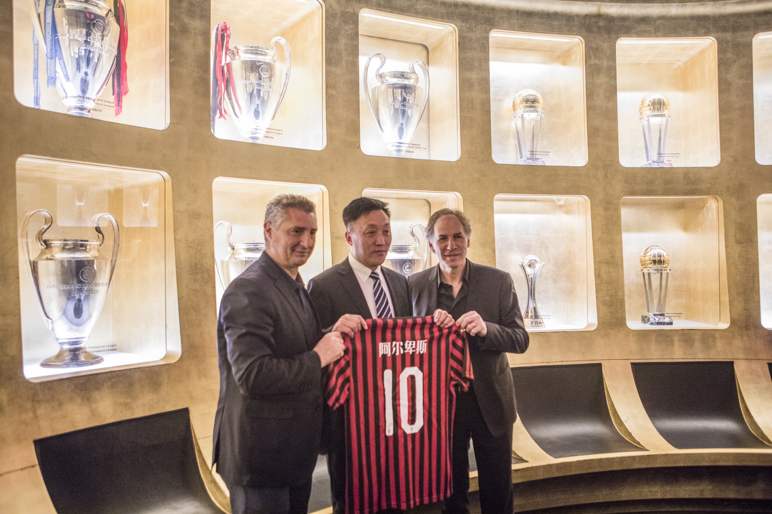 卡拉格：维尔茨本场数据相当亮眼，他的踢法、位置像德布劳内（卡拉格：维尔茨此役数据抢眼，踢法与位置颇似德布劳内）