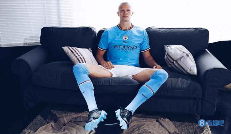 米体：斯帕莱蒂考虑放弃无锋阵，重新启用2名进攻中场+1名中锋（米体：斯帕莱蒂或弃用无锋战术，改打双前腰+单箭头）