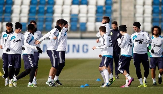 塞鸟、方昊、张玉宁连失良机，国安被河内公安绝杀小组出局（塞鸟、方昊、张玉宁屡失良机，国安遭河内公安补时绝杀，小组出局）