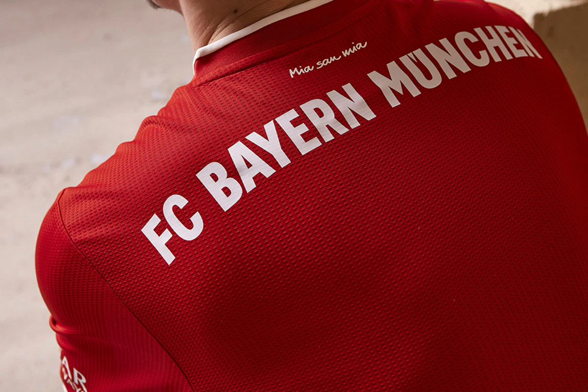 凯尔特人以138-129击败魔术，凭借高命中率和高效进攻取得关键胜利。（凯尔特人手感火热，138-129力克魔术拿下关键一战）