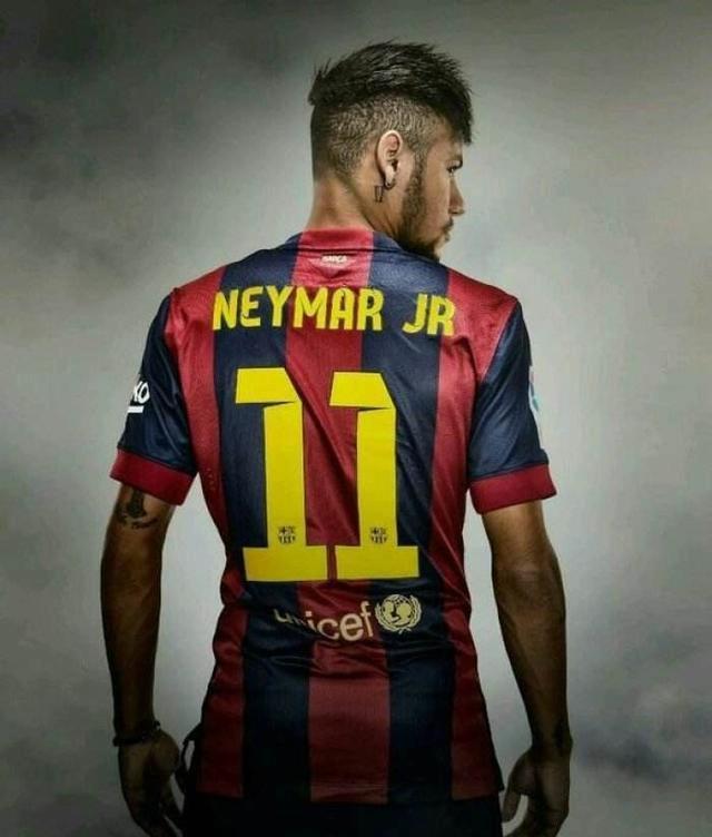 马刺客场115-102击败开拓者，福克斯37分带队取胜，展现全面实力。（马刺115-102客场力克开拓者，福克斯37分领衔，球队展现全方位实力）