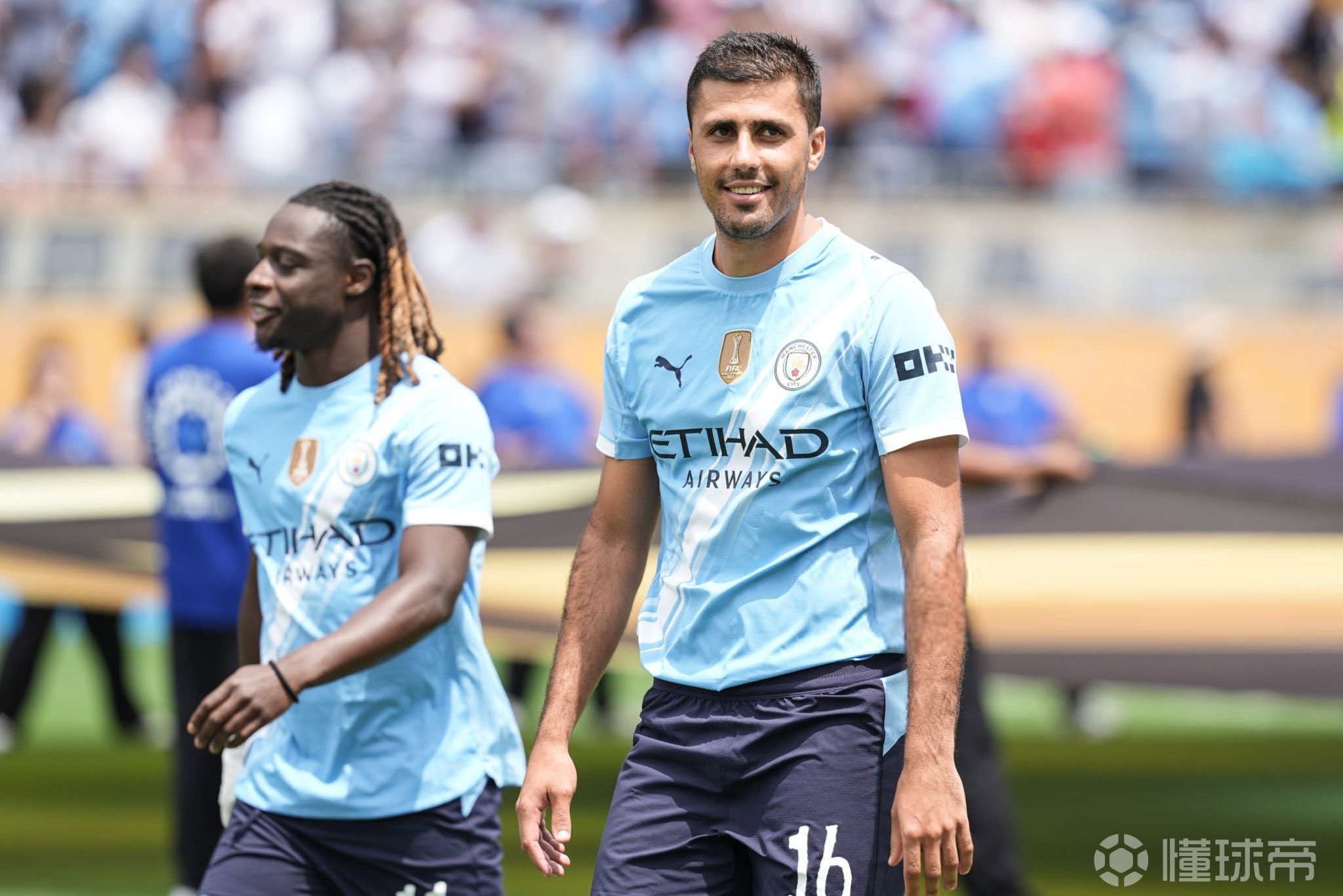 阿隆索命悬一线！皇马主席不满现代足球理念，欧冠生死战或成转折点（皇马主席不满现代足球理念，阿隆索前景岌岌可危：欧冠生死战或成关键转折）