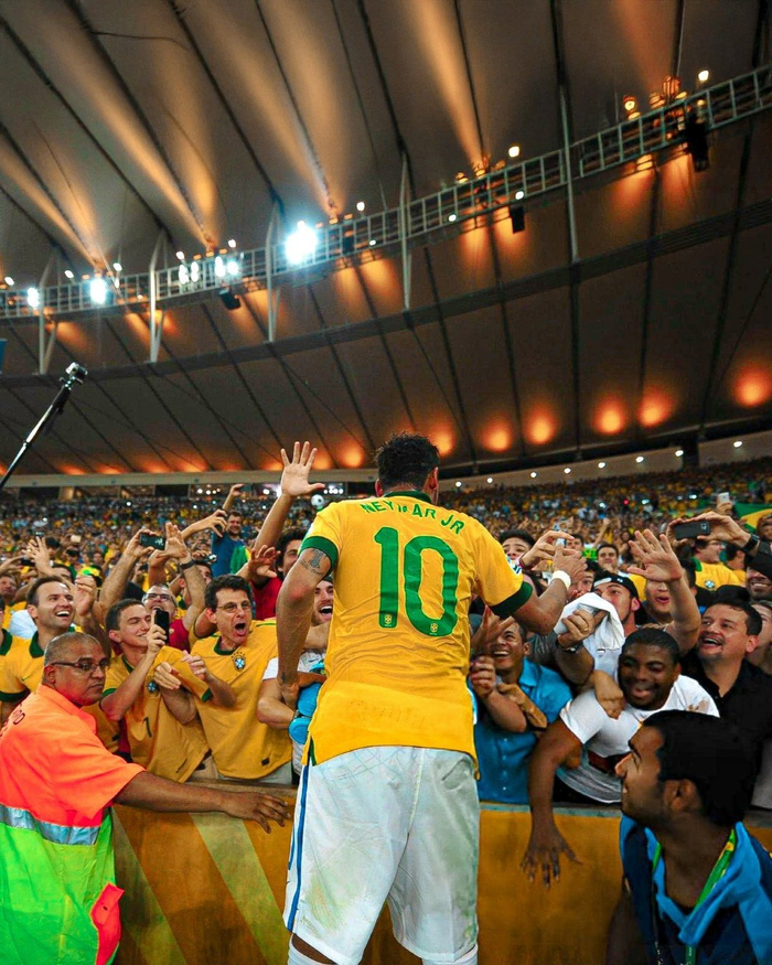 TA：拉什福德买断费3000万欧，目前尚不清楚巴萨是否会激活（TA：拉什福德解约金3000万欧，巴萨是否触发仍未确定）