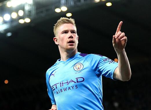 队友为他让球点，暖心瞬间（队友把点球机会让给他，暖心一幕）