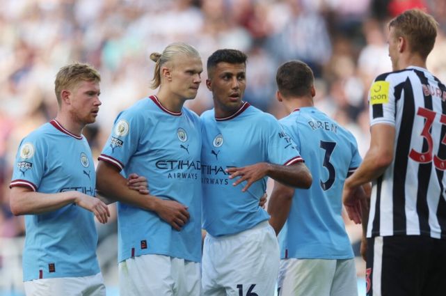 多纳鲁马：我和托纳利关系很好，我的手机里都是他的搞笑图片（多纳鲁马称与托纳利关系融洽：手机里塞满他的搞笑照片）