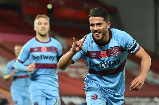 拜仁本赛季12轮保持不败，领跑积分榜，轰入44球，攻防俱佳，明日将迎战柏林联合。（拜仁前12轮不败领跑德甲，已入44球攻守俱优，明日迎战柏林联合）