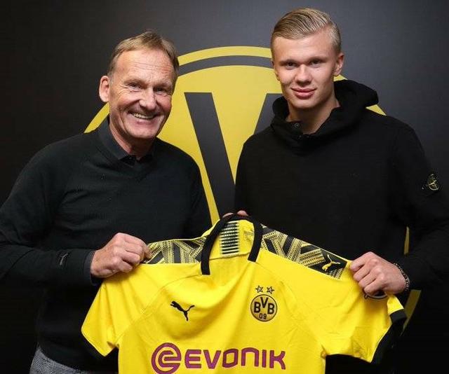 托尼：前锋不应在无意义的跑动上浪费精力，而是更专注于进球（托尼：前锋要减少无效跑动，把精力用在破门得分上）