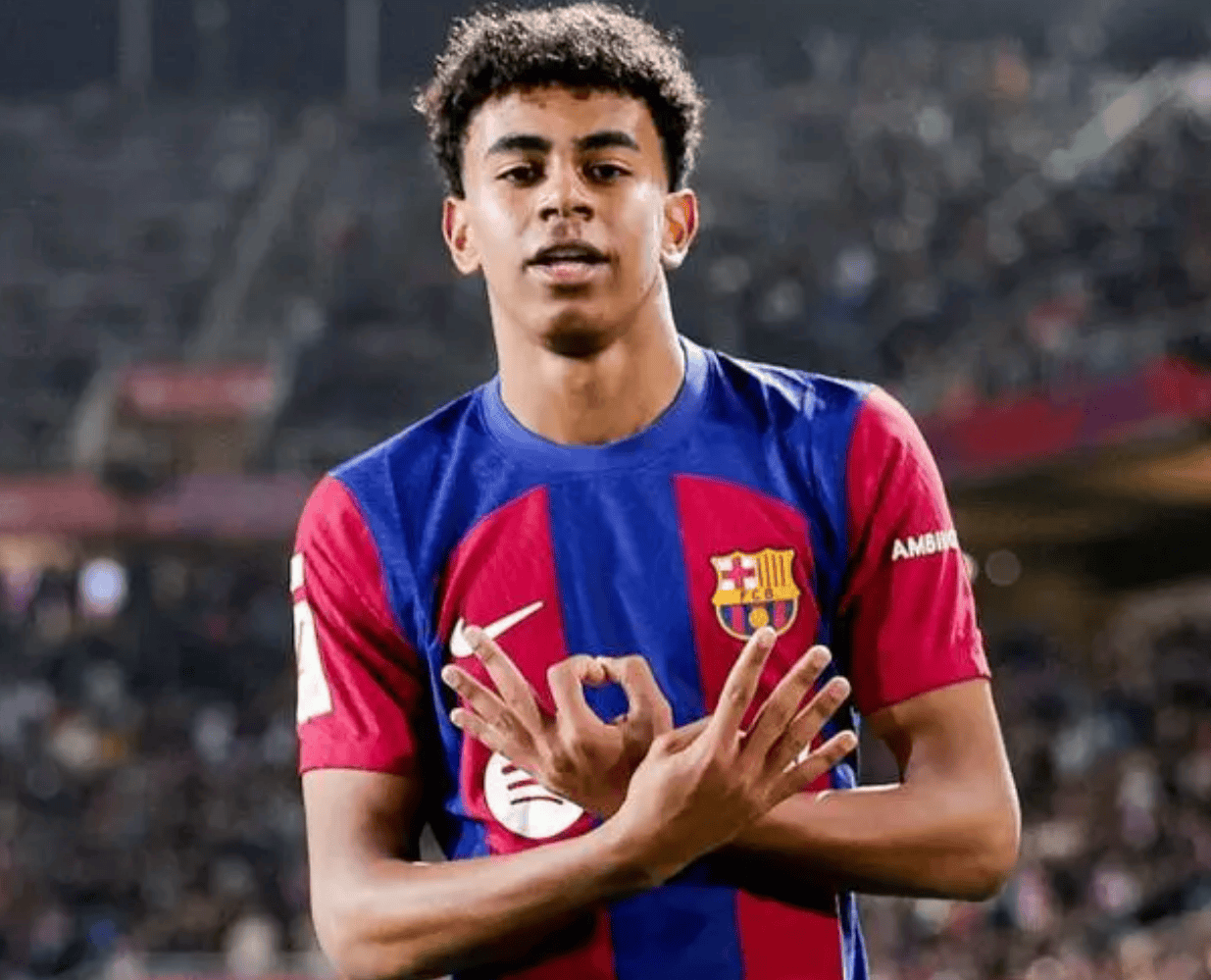 拜仁官方：阿芳和伊藤洋辉参加部分合练，穆西亚拉单独训练（拜仁通报：阿芳、伊藤洋辉参与部分合练，穆西亚拉继续单独训练）