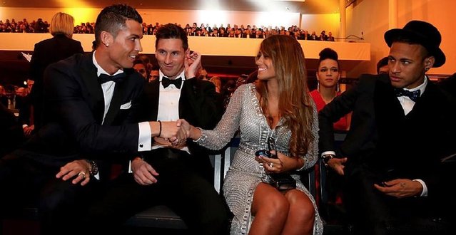 意媒：马佐基离队后，那不勒斯将全力签下热那亚的诺顿-库菲（意媒：马佐基离队后，那不勒斯将加速引进热那亚后卫诺顿-库菲）