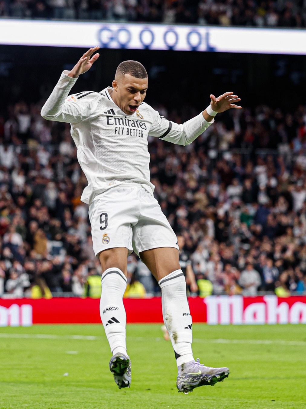 米兰300万欧引进哥伦比亚20岁左后卫阿里萨拉，明年一月份来米兰报到