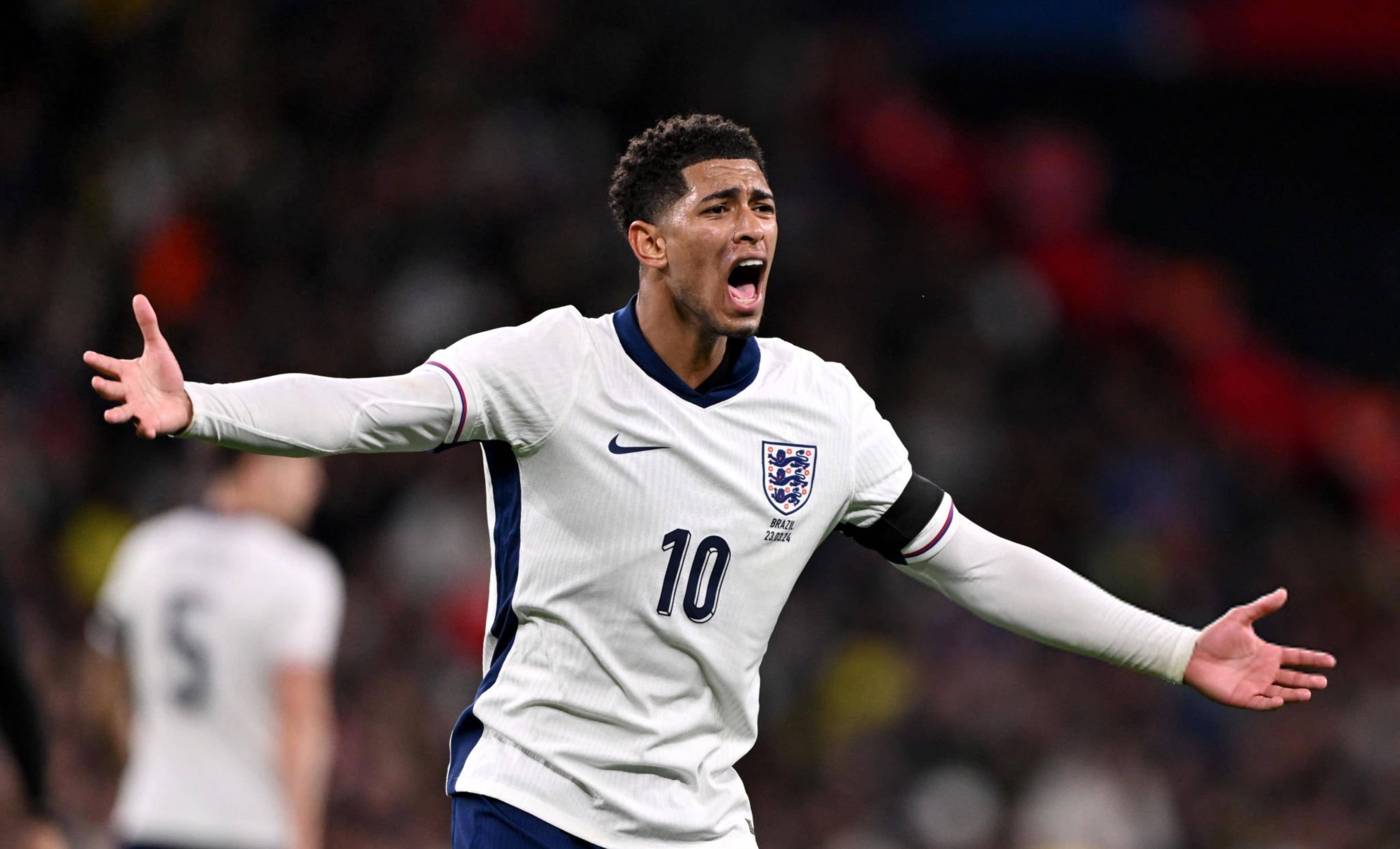 记者：罗马联系法比奥-席尔瓦团队，但若吉拉西离队他将留下（名记：罗马已接洽法比奥-席尔瓦团队，若吉拉西离开，席尔瓦将选择留队）