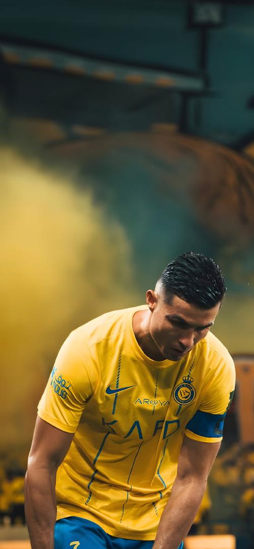 前锋单场两助攻一进球，表现全能（前锋轰一球送两助攻，全能发挥统治全场）