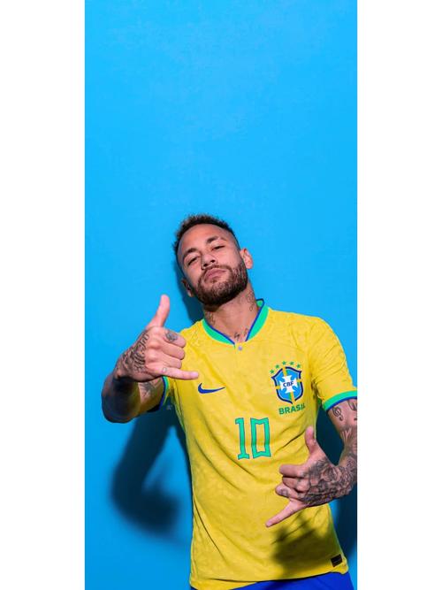 国米4-0横扫劲敌：劳塔罗连场破门状态回归，恩里克助攻令人欣喜（国米4-0大胜强敌：劳塔罗连续破门状态回暖，恩里克助攻亮眼）