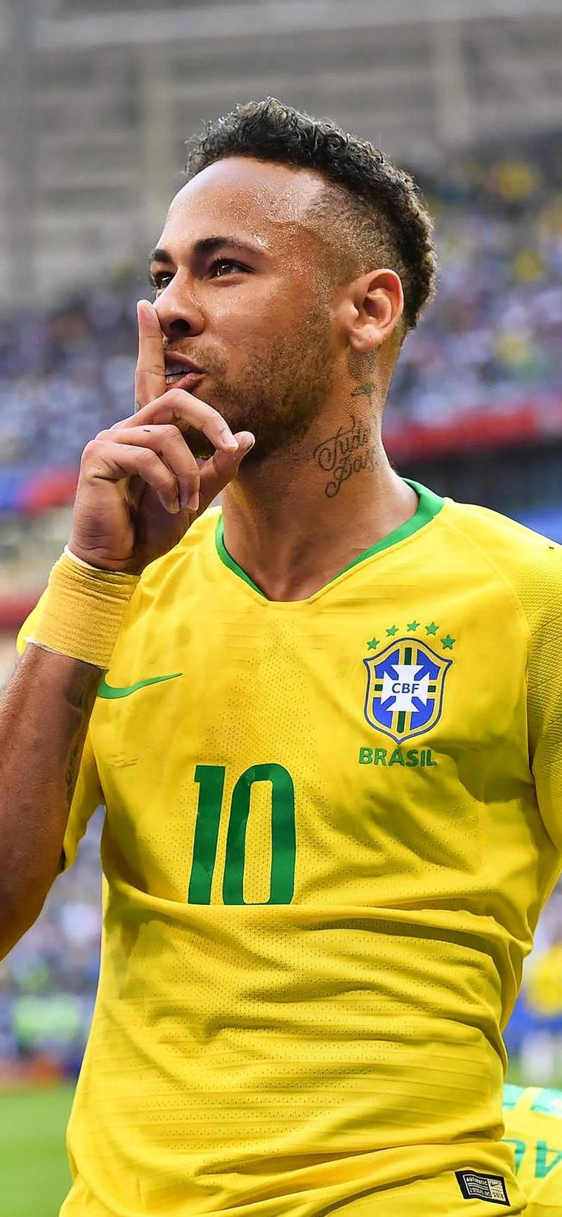 重穿球鞋，前皇马后卫科恩特朗准备参加国王联赛（前皇马后卫科恩特朗复出，将出战国王联赛）